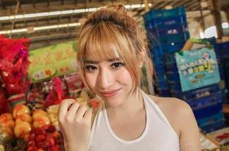 AISS爱丝(钻石版) – 美图推荐，陈雅漫的镂空……好似在和我玩捉迷藏，真让人琢磨不透。