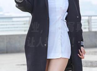 美丝学校的交作业，爱丝写真集里的原图真让人捧腹啊！