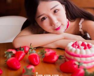 GIRLT果团网 – 预警！这张周琰琳LIN的圣诞图片，下载后会让你产生翻阅的冲动。