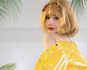 Tiny Asa的作品:妈妈卡夫卡写真精选,先别问太多