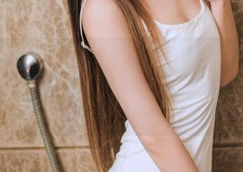 TouTiao头条女神 – 张梓柔的私房图集：看她如何把“女孩”演绎成了无所畏惧的姿态。
