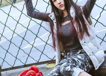 TouTiao头条女神 – 土味千层饼图集里的爱丽莎lisa体操服：真的是绿色健身吗？