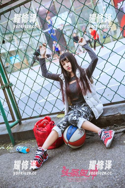 TouTiao头条女神 - 土味千层饼图集里的爱丽莎lisa体操服：真的是绿色健身吗？