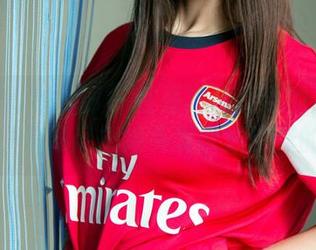 TuiGirl推女郎 – 在海边捕捉到的赵惟依写真，是海风把她头发吹成这样的吗？