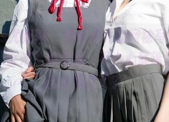 UGirls尤果网 – 娜依灵儿的网袜写真，踩着‘八百米’的裙摆，不小心就迷失在自己鱼网里了？