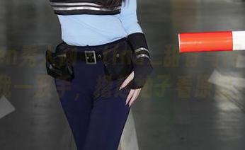 Xiuren秀人网 – tina_甜仔与网袜：借我一双手，撸起袖子看原图！