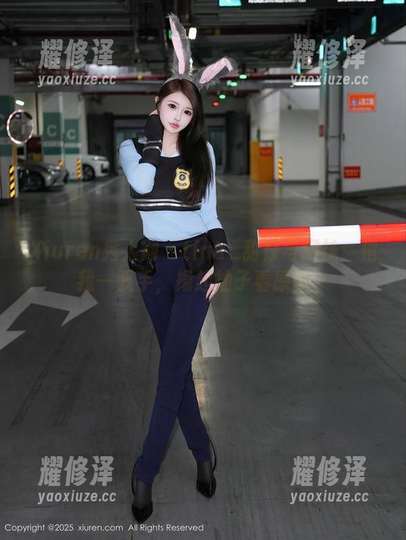 Xiuren秀人网 - tina_甜仔与网袜：借我一双手，撸起袖子看原图！