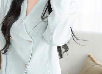 Xiuren秀人网 – 哈，原图里伊思思niko的和服让我想到了烟花，只不过你可别期待太高啊，不过挺美的！