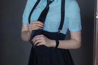 Xiuren秀人网 – 我们在《皮衣》中找到了活力，小兔纯纯的写真绝不走寻常路！