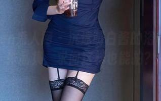 Xiuren秀人网 – 沉迷萌白酱的浴缸最新作品集，求问这样也能拍？