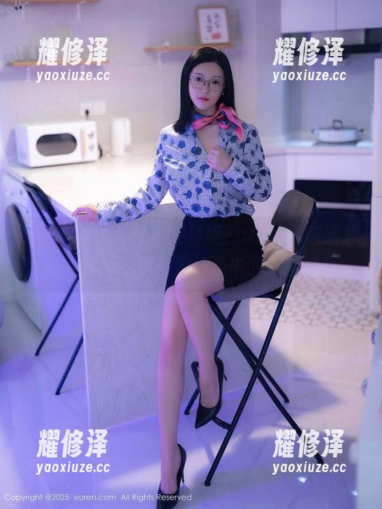 Xiuren秀人网 - 陈梵妮Fanny的高清泳池大片，看起来像热浪中的一缕清风