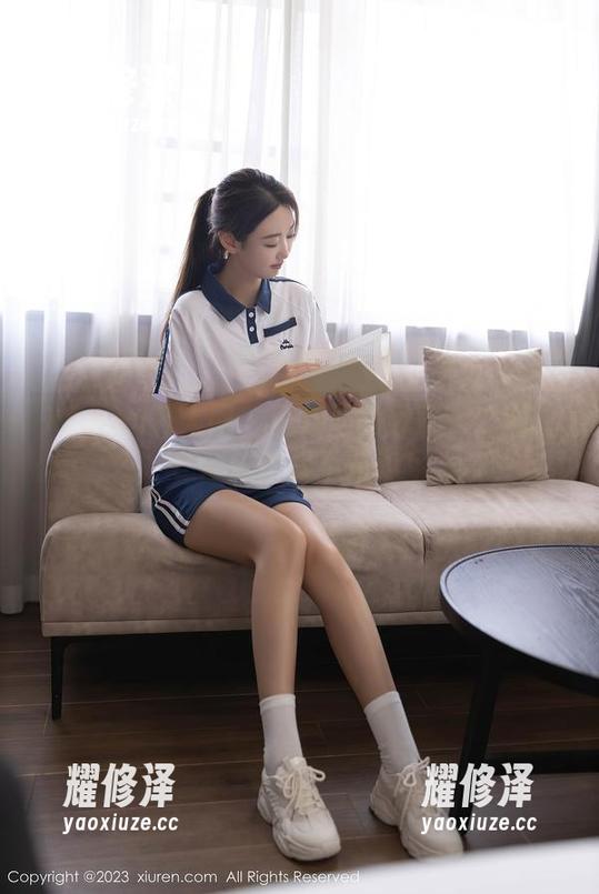 Xiuren秀人网 - 图库里的静颜宁：她的仁慈脚趾和不羁赤足