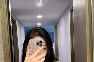 微密圈 – 每张图包都在挑战你的审美，不爱笑的赛琳的御姐天花板写真，准备好了吗？