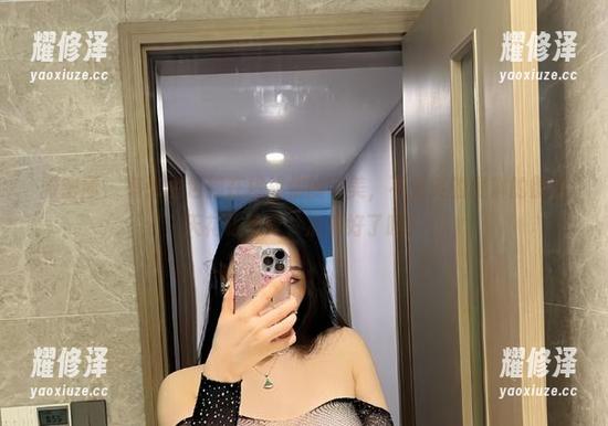 微密圈 - 每张图包都在挑战你的审美，不爱笑的赛琳的御姐天花板写真，准备好了吗？