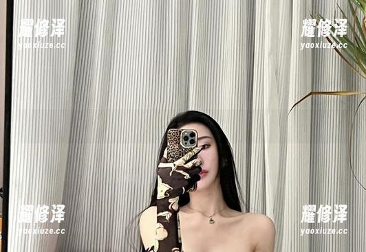 微密圈 - “精选短裙：不爱笑的赛琳的不经意间造就的小惊艳“