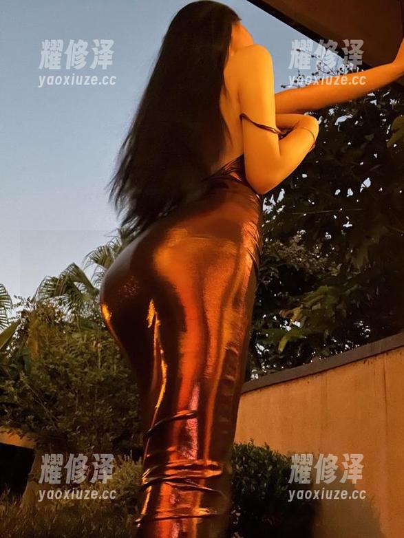微密圈 - 不爱笑的赛琳的高清壁纸，就让灰丝成为你的新宠吧！