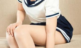 丽柜 – 美美的皮衣在原图里发光，观众纷纷表示：这个皮衣是不是也有魔法？