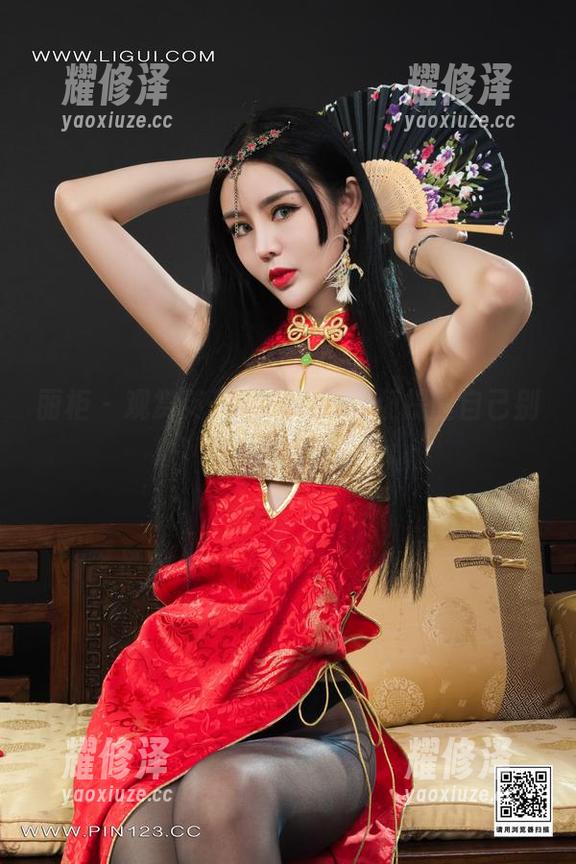 丽柜 - 观赏英子的瑜伽，顺便提醒自己别摔下去