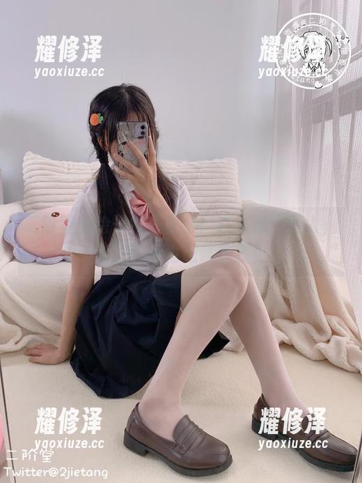 二阶堂宅绘子的写真集：在家做个懒人，反正光影也愿意陪我！