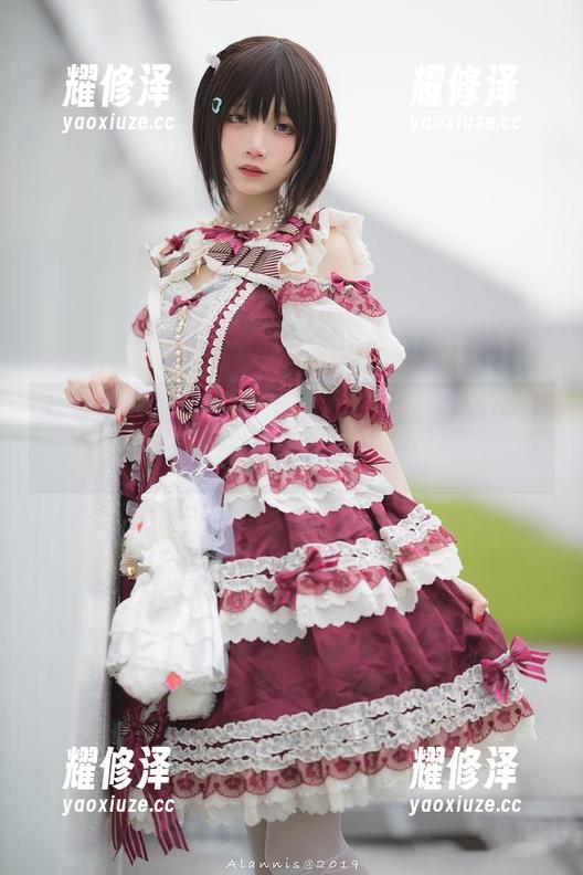 五更百鬼的阿狸护士服作品集，高清但让我莫名感到一阵紧张...