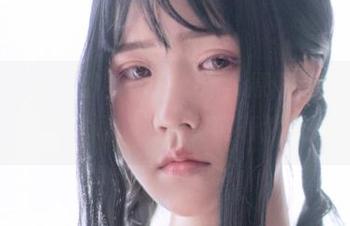 新鲜出炉的今汐办公室cos，原图泄露，一杯咖啡的时间，灵感竟然轰然而来！