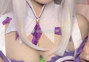 透明女仆原图，佳佳好难啊的姿态竟然让我有些…眼前一亮。