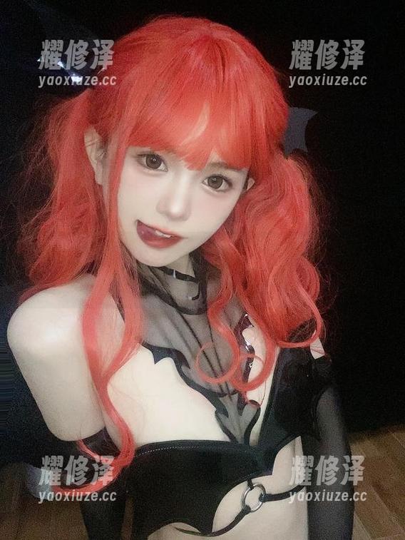 倦倦喵可爱的在线写真，简直让我想送猫粮