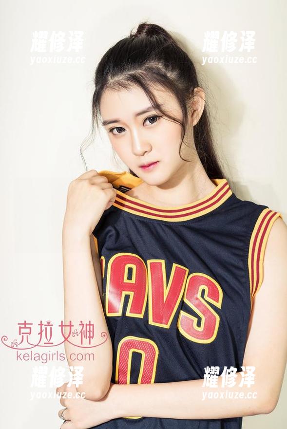克拉女神 - 今晚的颜值担当！盈盈的丝袜美图叫我再打个扮靓的鸡血，我有点小期待呢！