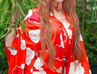 嗲囡囡 – 王婉悠Queen短裙写真，高清展现出了一种轻松感，但我却愣住了…因为那种随意的优雅！