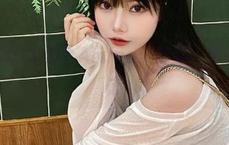 套图里的大肉丸Amiee：裸足，不只是姿态