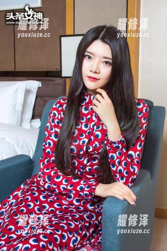 头条女神 - 看李丽莎这次的套装，整个人都活灵活现，哎我是在看作品还是看灵魂？