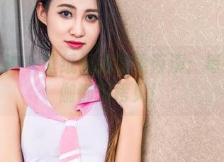 头条女神 – 壁纸级别的梁芮溪：每一招瑜伽都想拷贝！