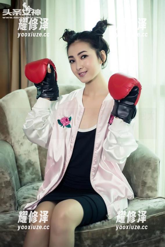 头条女神 - 高清厨娘：莫小希，这一包太会撩！