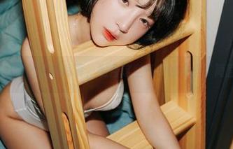 姜仁卿(강인경)的短裤写真，配合这空气中的小调，简直让人醉。