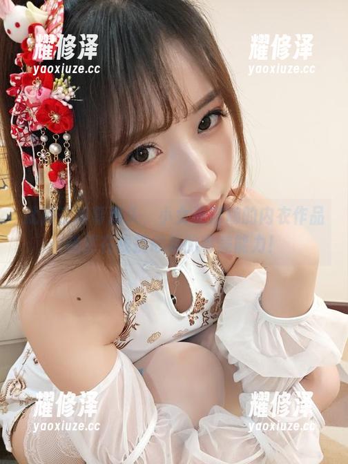 就算在屏幕那头，小女巫露娜的内衣作品依然在线挑战我的审美能力！