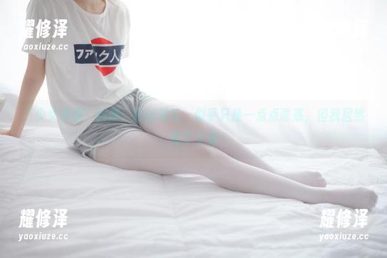 “少女秩序”图册：白丝球鞋，似乎只是一点点诱惑，但我居然看了十遍