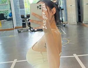 微密圈 – 听说这是一场左公子666的写真现场？快来下载，数不清的嘉宾都在等着你！