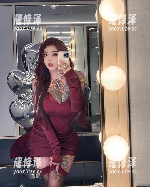 微密圈 - 蕾丝和希希Gina的甜蜜邂逅，图片里的一切都有点意味你能忽略的娇羞。