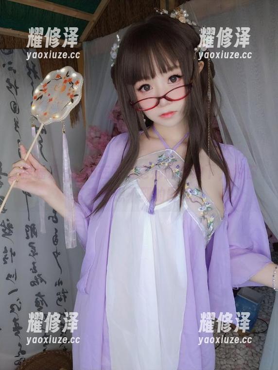 摇摇乐yoyo在补习老师的帮助下，为你带来意想不到的图库。