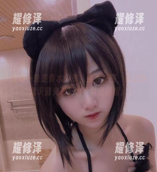 最新一轮是青水分享，油亮成圈，竟让我意识到光与影也可以是调情。