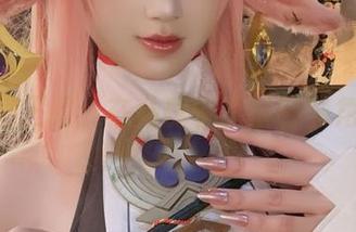 桜满三时：在私房中重塑秘书角色
