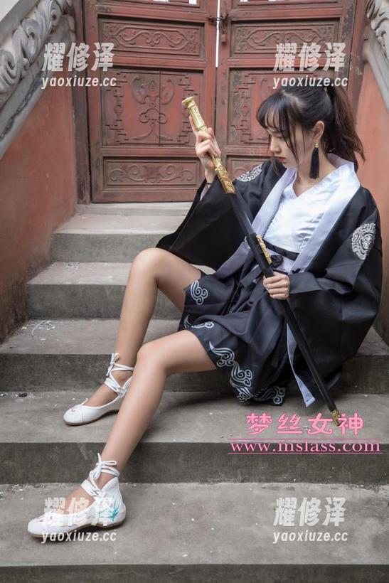 梦丝女神 - 玥玥的泳池派对无圣光版，感觉像掉进了水里，越看越深。