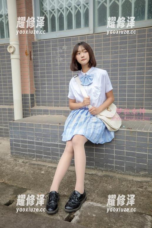 梦丝女神 - 魏婷婷居家图集：三天没洗头也能美，毕竟气场决定一切嘛！
