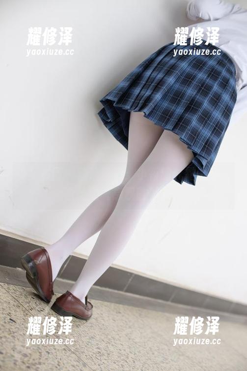 森萝财团 - 精选写真：小夜的乳霜诱惑，白丝的气息飘散不去。