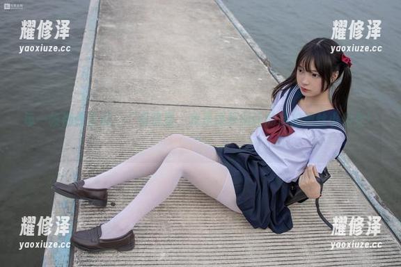 每一帧都像在说：“看这里，我是森萝财团的私拍黑丝小仙女！”