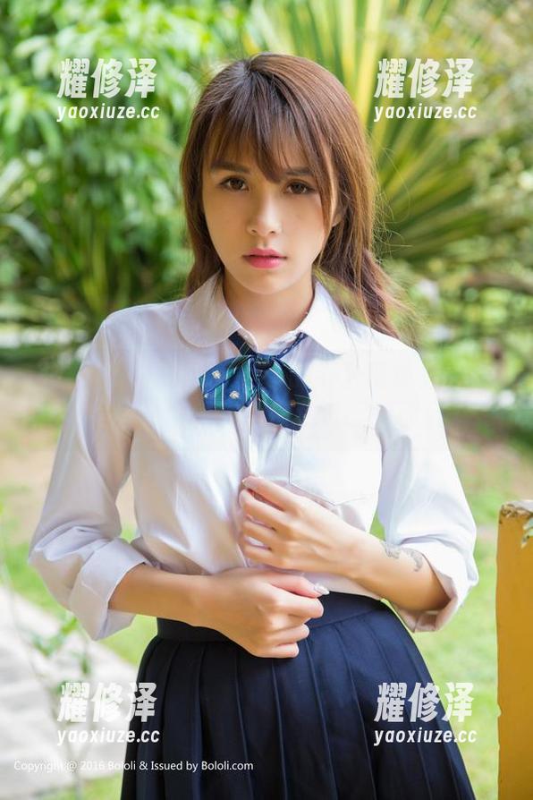 波萝社 - Suki朱忆音的办公室体验：这组写真图包，别怪我没提醒你！
