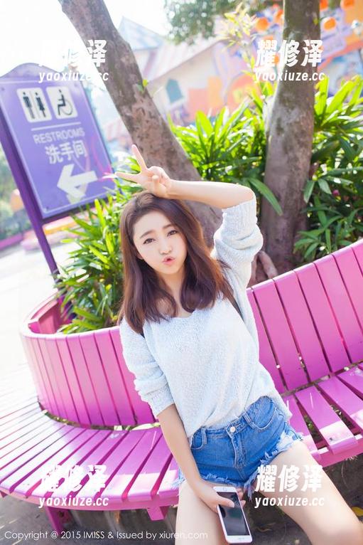 爱蜜社 - 观看乐乐Mango的少女写真，无法抗拒那份无辜和顽皮，清新得让我有点眩晕。
