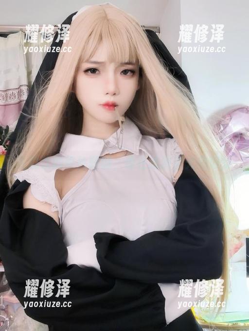 狐玖玖的蕾丝时刻，像在追逐星光的闪烁