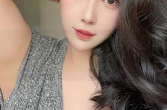 微密圈 – 猪小七与海的融合：原图里的浪花轻轻摇摆