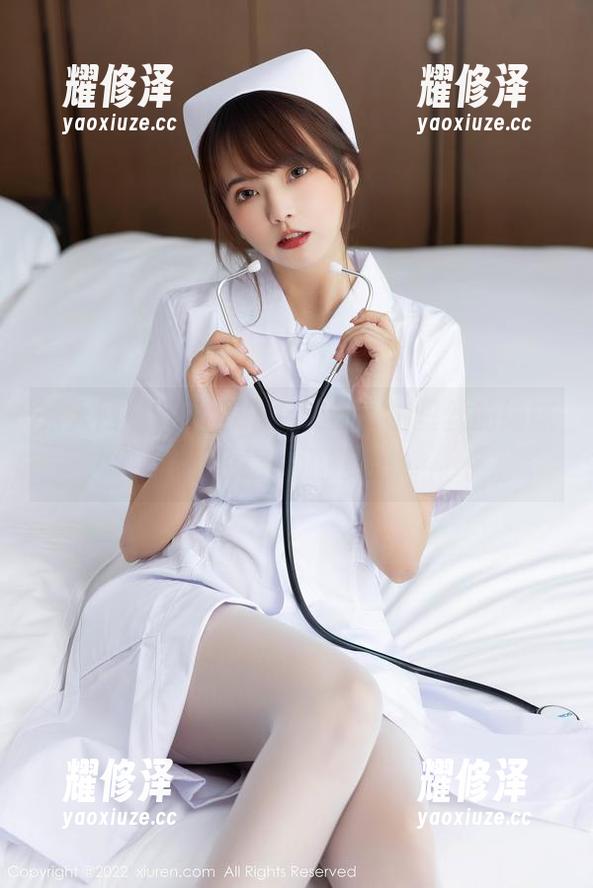 秀人网 - 用高清捕捉安然，裤里丝的细腻不经意间流露出来